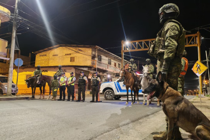 En El Oro, las FF.AA. ejecutan operaciones en el marcodel toque de queda dispuesto en el Decreto Ejecutivo N° 329.