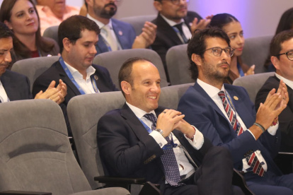 Francisco Egas celebra tras la jornada decisiva de este martes 17 de marzo, donde oficializó su permanencia al frente de la FEF.