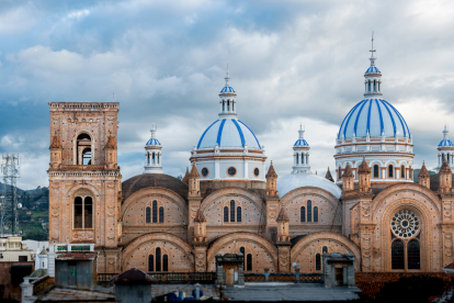 Cuenca es una de las ciudades favoritas por los turistas para descansar durante los feriados.