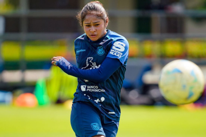 Anahí Vargas futbolista de la selección de Ecuador Sub 17.