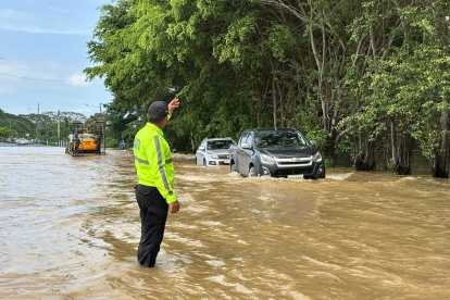 Babahoyo, que enfrenta una severa crisis por las inundaciones, es una de las ciudades incluidas en el toque de queda parcial, decretado hasta el 31 de marzo de 2026.