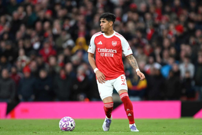 Piero Hincapié es titular en el Arsenal que visita al Leverkusen en Alemania.