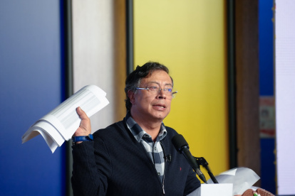 Gustavo Petro atribuye a Ecuador bomba en Colombia y anuncia protesta diplomática.