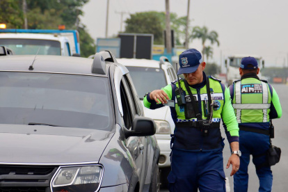 Mientras no se reanuden en totalidad los servicios presenciales en la ANT, la ATM en Guayaquil no multará a quienes circulen con licencias caducadas.