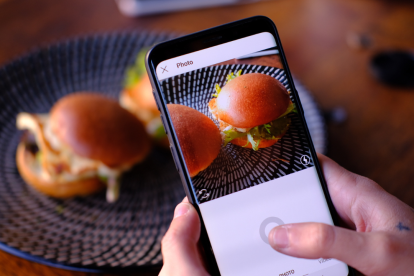 Referencial.En tiempos de IA hiperrealista, Instagram apuesta por lo espontáneo como nuevo símbolo de autenticidad.
