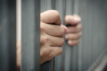 Imagen referencial: El detenido enfrenta un proceso judicial por su presunta responsabilidad en el delito de abuso sexual contra la hija de su pareja.