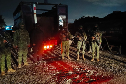 Miembros del Ejército ecuatoriano durante un operativo en marzo del 2026.