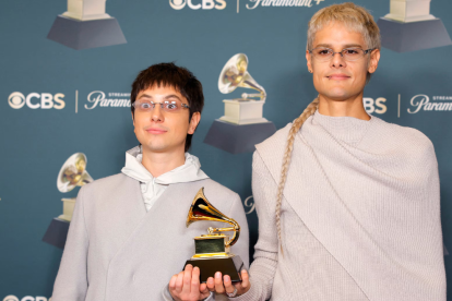 CA7RIEL y Paco Amoroso en la última edición del Grammy anglo.