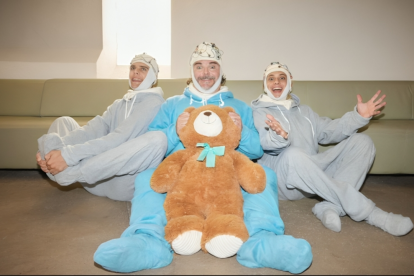 Imagen promocional oficial del sencillo, cuyo estreno es el 12 de marzo.