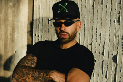 En junio de 2025, el colombiano lanzó su álbum FERXXO VOL X: Sagrado, el séptimo de su carrera