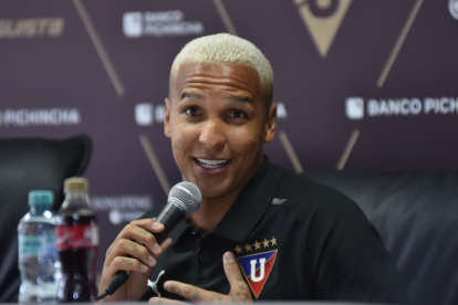 El delantero brasileño Deyverson fue presentado como nuevo refuerzo de LDU.