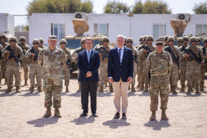 Kast presenta plan con muros y zanjas en frontera norte de Chile.