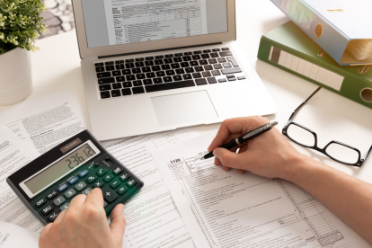 Contribuyentes tienen nuevo plazo para declarar impuestos tras problemas técnicos del SRI.