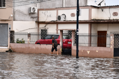 Las lluvias podrían provocar acumulación de agua en calles y carreteras.