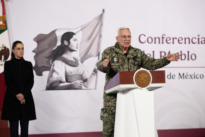 Ricardo Trevilla, secretario de la Defensa Nacional, durante la rueda de prensa de este lunes en el Palacio Nacional de Ciudad de México.