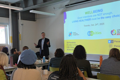 El urbanista y planificador urbano Guillermo Peñalosa preside la iniciativa Ciudades 8-80, que promueve urbes seguras para movilizar tanto a niños de ocho años como a los adultos mayores de 80.