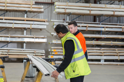 Supervisión de materiales en jornada extendida: controles de calidad y organización en turnos de 12 horas.