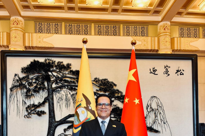 José Julio Neira confirmó que el Sercop relanzó un proceso de subasta inversa para 193 medicamentos.