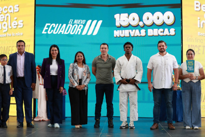 El presidente de la República, Daniel Noboa, participó de la entrega de más de 150 mil becas a beneficiarios del programa de Becas 'Because He Is Nice 2026', en la provincia del Guayas.