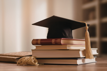 Referencial.La educación superior se convierte en más accesible con el 50 % de descuento en maestrías que la Universidad Europea ofrece a mujeres ecuatorianas