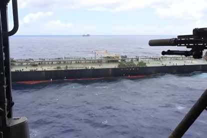 La embarcación violaba el bloqueo decretado por el presidente Donald Trump sobre operaciones de crudo en el Caribe.