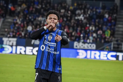 Patrik Mercado, joven volante de Independiente del Valle, jugará en Sevilla luego del Mundial 2026.