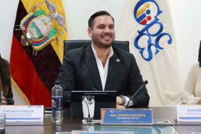 Los abogados honestos de Ecuador deben presentarse al concurso que organiza Andrés Fantoni, del CPCCS, para poner en evidencia el fraude contra los juristas de probidad notoria.