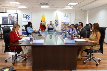 El Pleno del CPCCS escuchó a la veeduría del concurso para fiscal.
