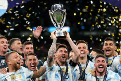Argentina, campeón del mundo, tenía previsto disputar con España la Finalissima el 27 de marzo.