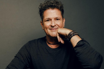 Al disco lo acompaña también una propuesta escénica: el Tour al Sol 2026