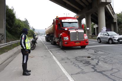Operativos. La av. Simón Bolívar y Ruta Viva tienen restricción vehicular de 06:00 a 10:00.