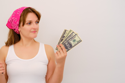 El Crédito Violeta ofrece hasta $5.000 al 9,8% sin necesidad de firma del cónyuge.