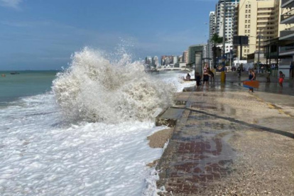 Olas del Sur del Pacífico elevarán la energía del mar en la costa continental e insular.