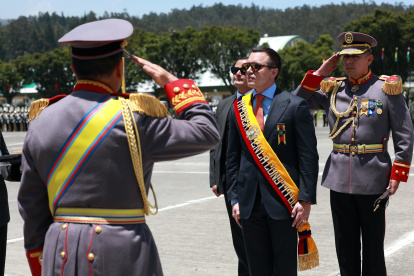El presidente Daniel Noboa anunció el toque de queda en una ceremonia castrense.