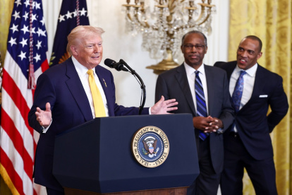 El presidente de EE.UU. anunció este sábado una nueva tarifa para los aranceles recíprocos.