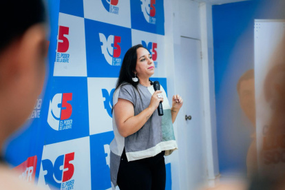 Gabriela Rivadeneira, presidenta de la Revolución Ciudadana, analiza la mayoría de su bloque en el Municipio de Guayaquil y la situación jurídica de Aquiles Álvarez.