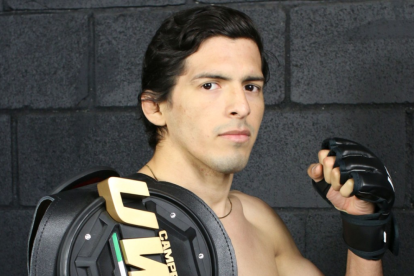 Adrián Luna Martinetti, luchador ecuatoriano de artes marciales mixtas