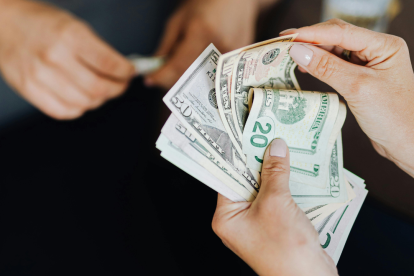 El incumplimiento del pago del décimo cuarto sueldo expone a las empresas a sanciones.