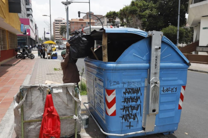 Alrededor de 2.000 toneladas de basura diaria se producen en Quito.