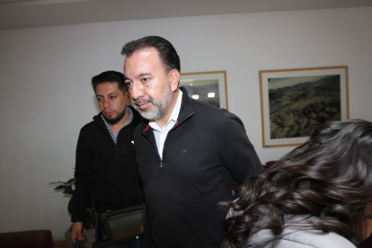 El alcalde de Quito, Pabel Muñoz, es uno de los firmantes de la polémica carta enviada al expresidente Rafael Correa cuestionando la dirección de Luisa González en la Revolución Ciudadana.