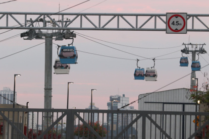 El sistema de transporte aerosuspendido Aerovía, inaugurado el 21 de diciembre de 2020, registra inconvenientes cuando hay cortes de energía eléctrica.