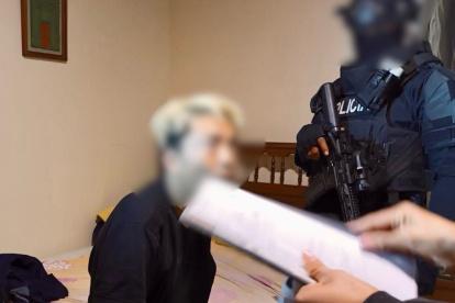 Agentes de la policía y Fiscalía ejecutaron un operativo para detener a seis personas, durante la investigación de una supuesta red de trata de personas.