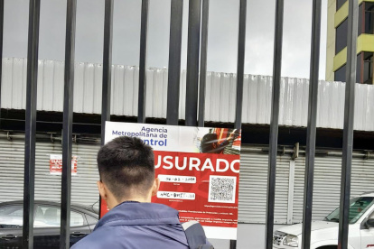 La concesionaria fue clausurada por operar sin los permisos municipales correspondientes.