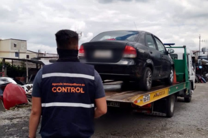 Uno de los vehículos pertenecería al Municipio del cantón Santiago de Píllaro.