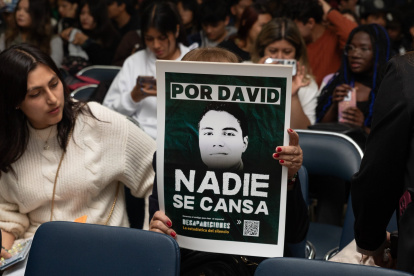 La madre de David Romo, Alexandra Córdova, recuerda las deudas que hay con las familias de personas desaparecidas.