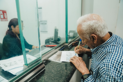 Uno de los productores beneficiado del Bono Agrícola 2026, de la Prefectura del Guayas.