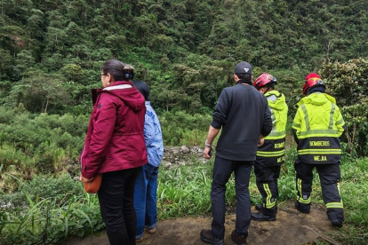 El Cuerpo de Bomberos de Mejía trabaja en la búsqueda del joven Héctor Enríquez, quien fue reportado como desaparecido el pasado 18 de enero de 2026 en Quito.