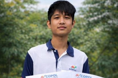 El máximo galardón, medalla de oro y título de Químico Juvenil 2025, fue otorgado a Alejandro Jiajun Qiu He, estudiante de COPOL.