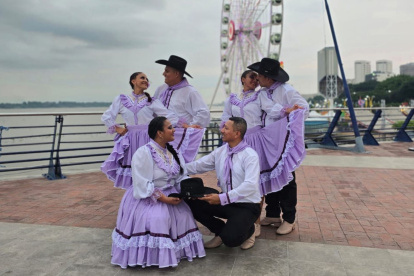 El folclore ecuatoriano es una expresión viva de identidad que fortalece el sentido de pertenencia y conecta a las nuevas generaciones con sus raíces ancestrales.