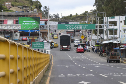 Las tensiones diplomáticas entre Colombia y Ecuador se agudizan con el incremento al 50% de la "tasa de seguridad".